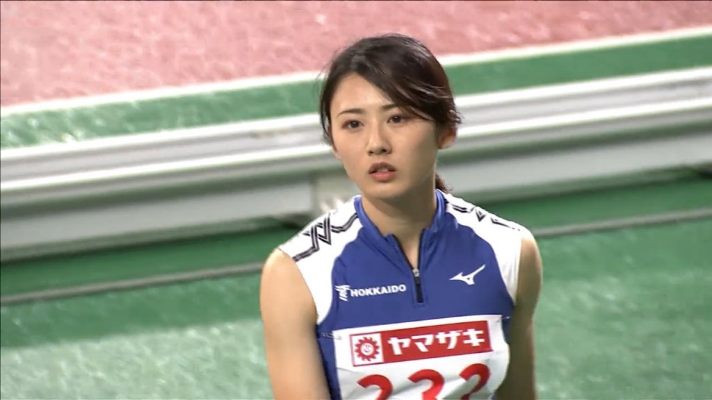 運動美女／田徑場上「長澤雅美」！日跳遠選手小玉葵水大秀「川字肌」