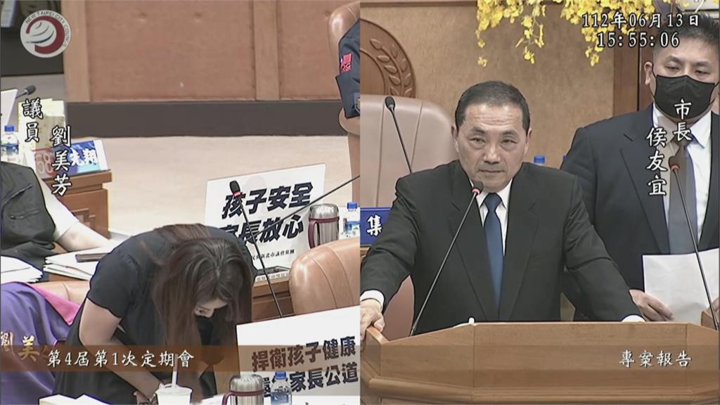 快新聞／藍營議員為「口誤」鞠躬道歉　他舉周子瑜事件轟：威權脅迫傷害民主