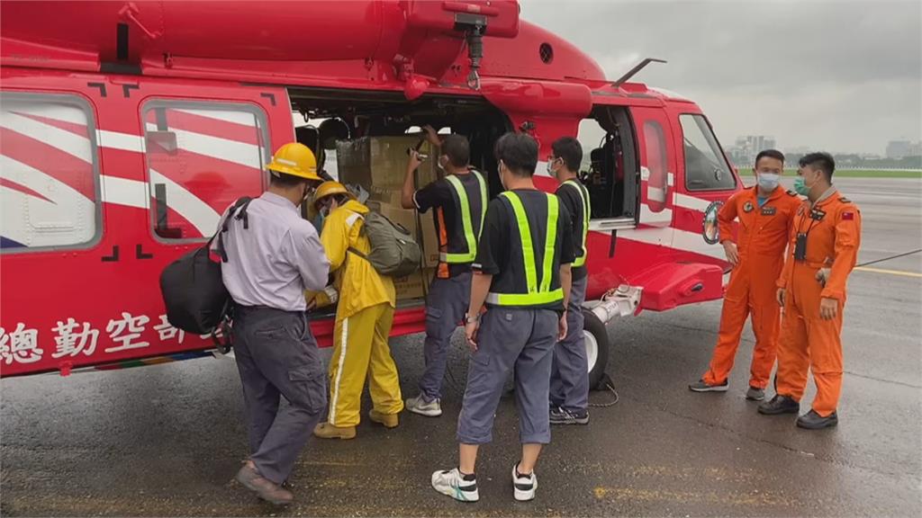 桃源區3部落成孤島　空總直升機送物資救助500居民