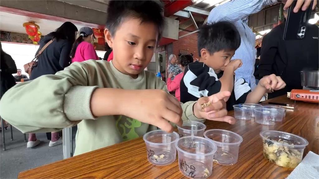 雲林四湖南光國小 校長慶祝兒童節請師生吃龍蝦大餐