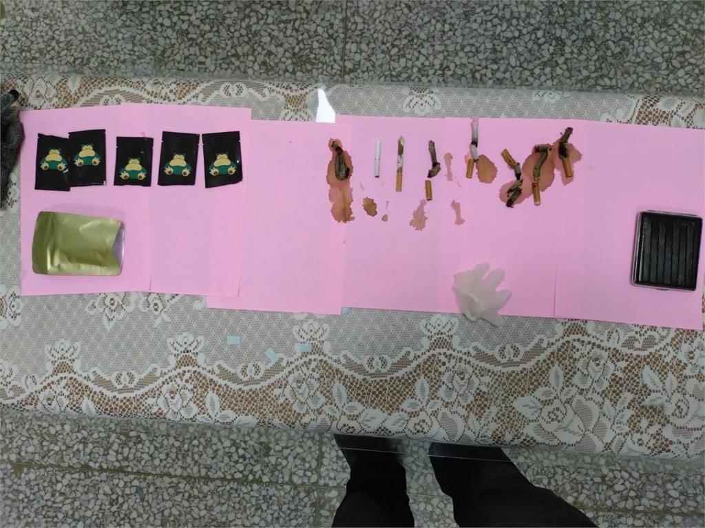 女友阻擋執法!男跳窗逃逸「摔斷腿」 警搜出多項毒品 女全推:是男友的