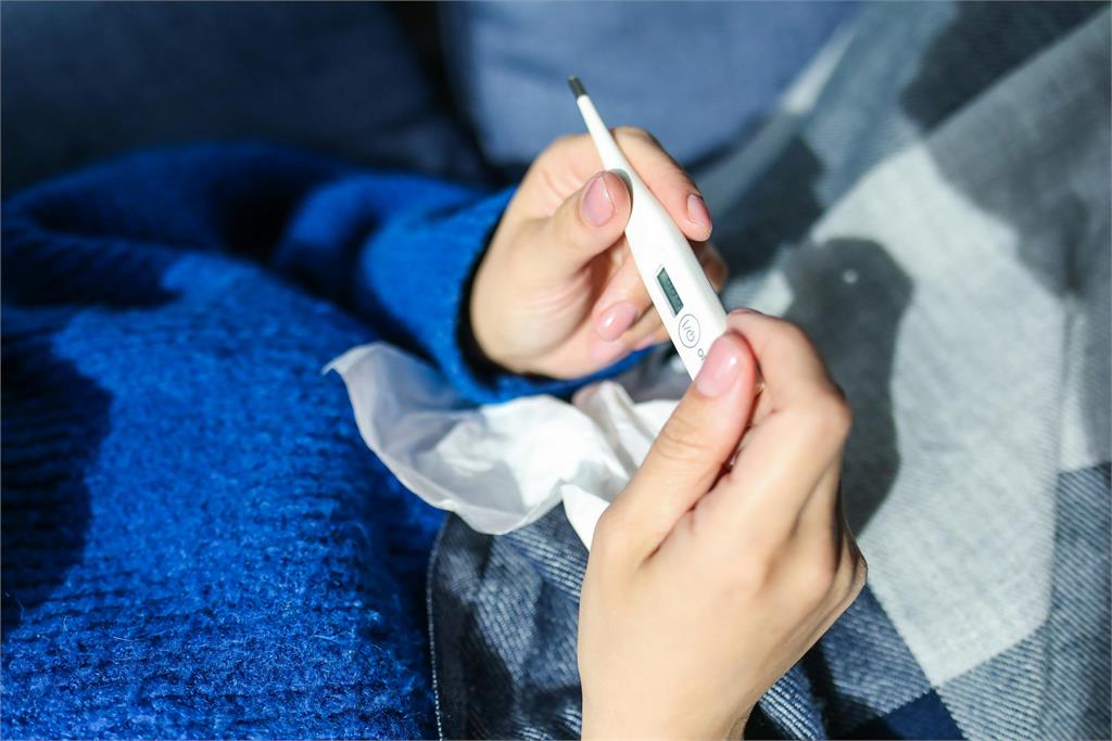 女教師靠一招「16年沒上1天班」無痛領3500萬全薪！被要求健檢反告雇主