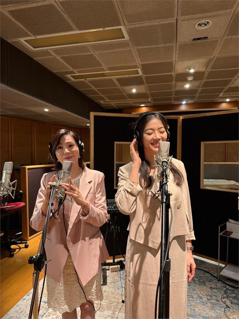 今天不播新聞 改唱「如是我聞」 七月教孝月 女主播合唱佛曲傳大愛