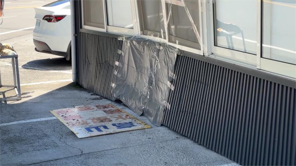 車內沒人!　小貨車猛撞埔里餐廳 2人傷 