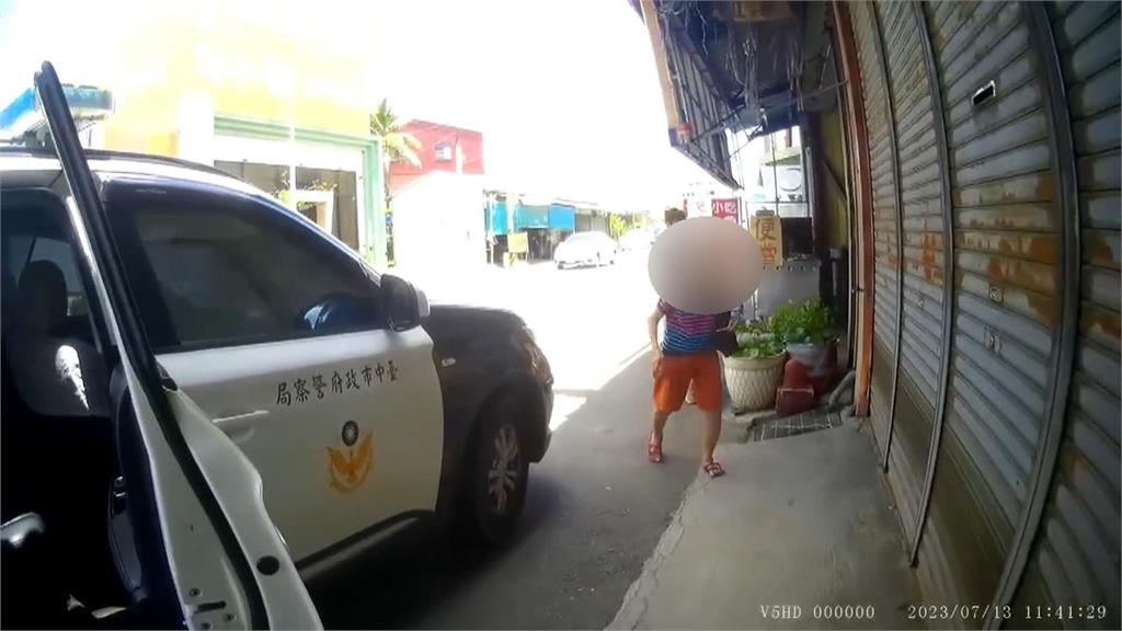 太熱了!又沒有候車亭! 85歲婦等公車疑熱暈跌坐麵攤前