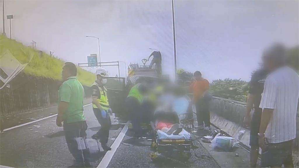 3人沒繫安全帶　返家「幫家人慶生」國道翻車5人傷