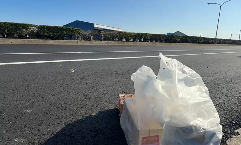 離奇!前後差8分鐘出現 雲林元長2騎士「同地遭撞慘死」