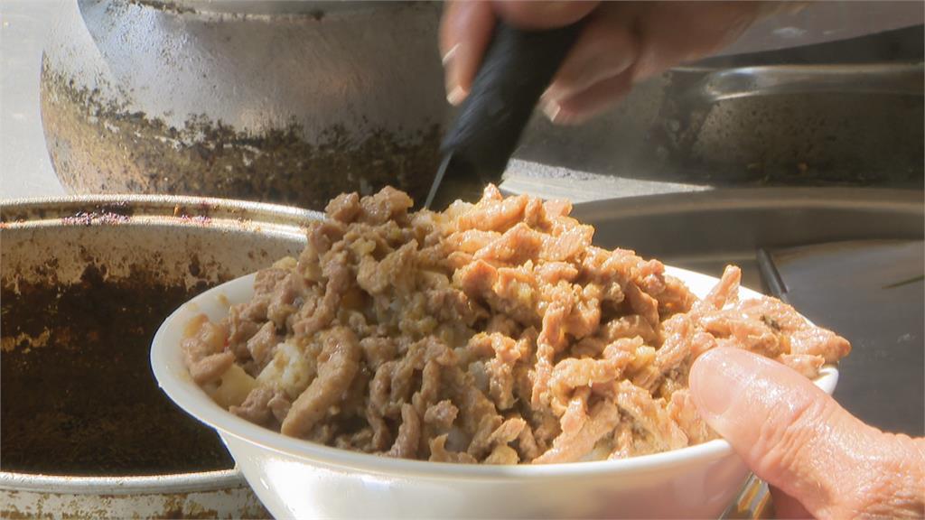 料滿到像聚寶盆! 台中什錦麵料多佛心價
