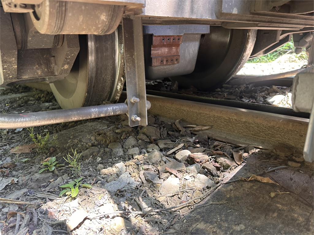 快新聞／阿里山列車出軌！「森里號」卡鐵道害路線中斷　林鐵局祭補償方案