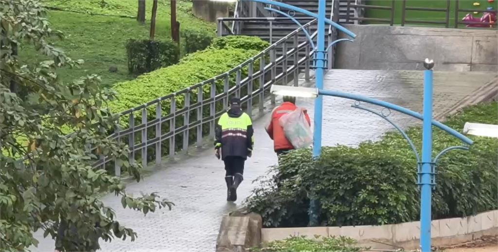 快新聞／桃園蘆竹區驚傳18歲少女廁所產子埋公園　警方偵查中