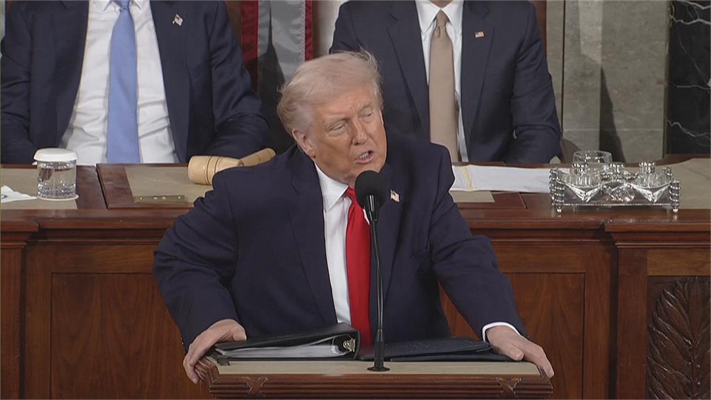 五級准尉斯洛爾中彈重傷「活捉馬杜洛」 川普頒發獎章