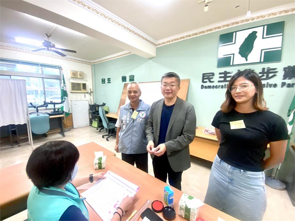 快新聞/民進黨台中黨部執評委改選 許木桂:民主競爭、團結取勝就是黨的活力