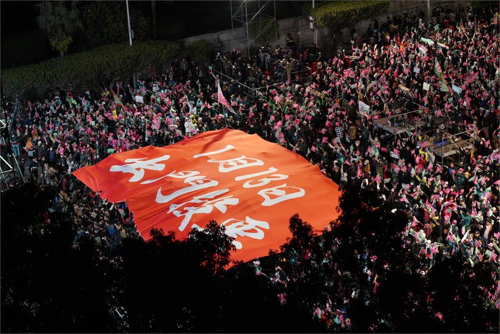 凱道護國之夜　20萬人挺賴蕭擠爆景福門