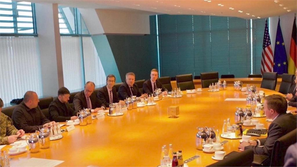 烏克蘭首成功使用「水下無人載具」　公布擊中俄潛艦影片