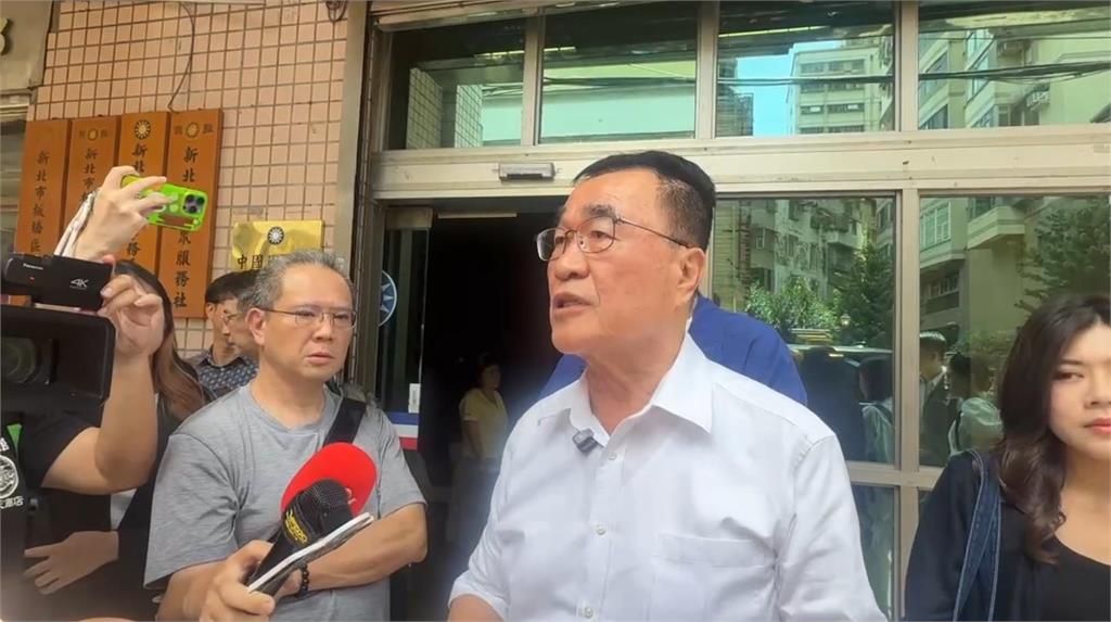 快新聞/票房毒藥?李四川遇鄭麗文「應酬式握手2秒」快閃 原因全曝光了