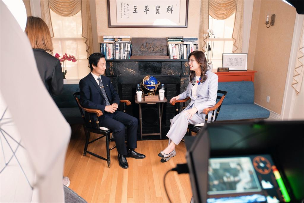 鄭麗文訪美嗨喊中國「是我們的親人」！網一看行程內幕猛吐槽：說好的川普呢