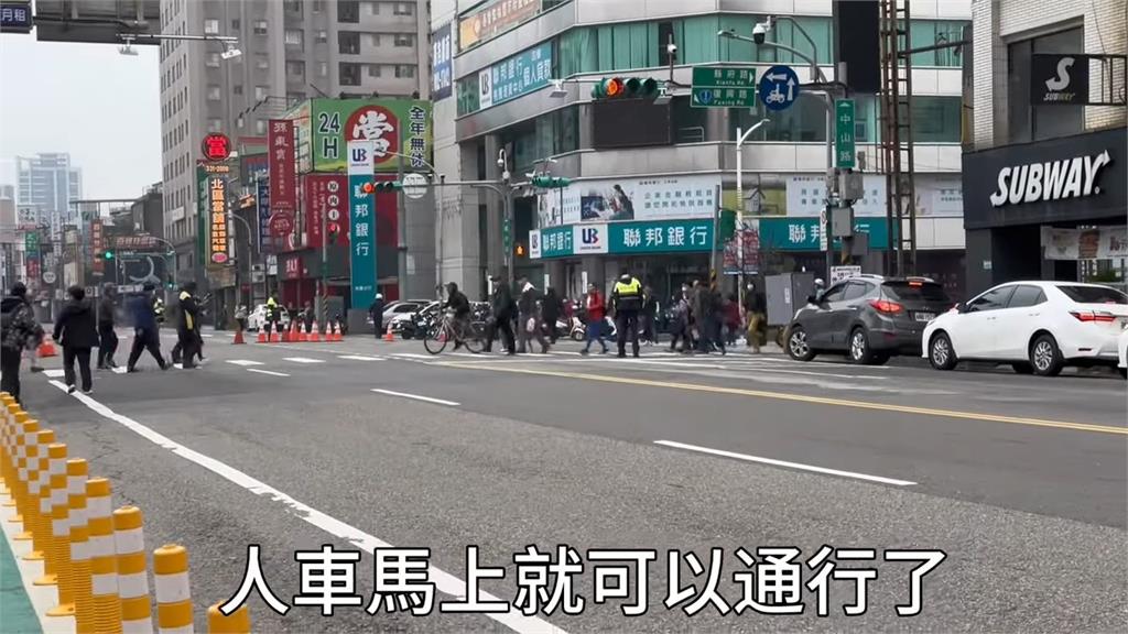 以為是大官出巡！新住民首次目擊台灣警察封路　「5分鐘內搞定」嚇壞她