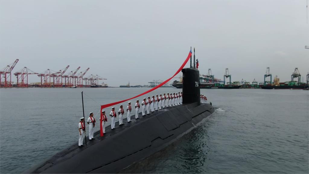 首艘國造潛艦「海鯤號」將下水　黃曙光：目標明年交船