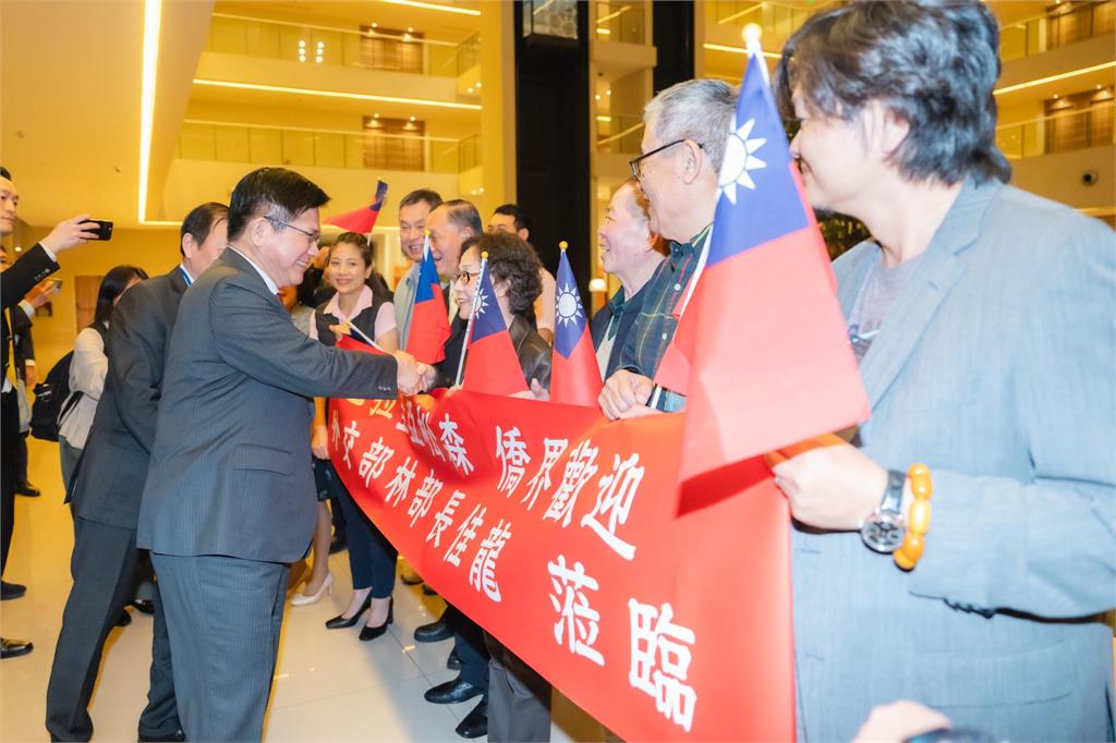 快新聞/33小時長途航行!林佳龍率團飛抵巴拉圭 當地主流媒體密切關注