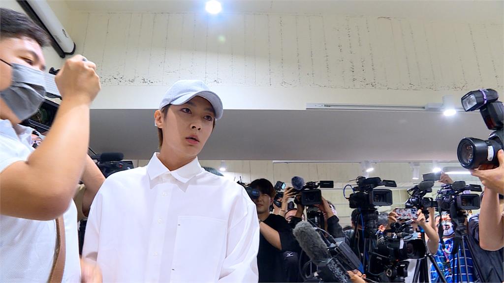 炎亞綸突襲記者會鞠躬道歉 耀樂:炎亞綸不認錯、不接受道歉