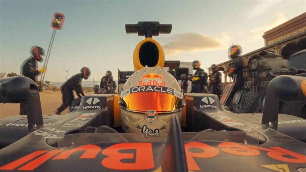 宣傳F1澳洲大獎賽　紅牛車手里卡多鳳還巢荒漠尬車