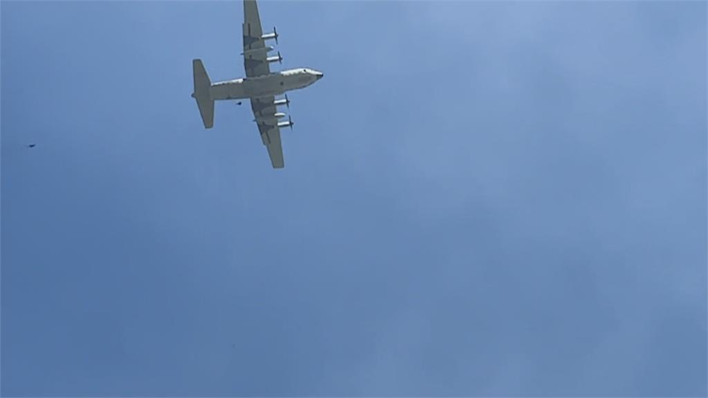 6000英呎降落！　航特部傘兵跳傘訓練　精彩演訓展現保家衛國決心