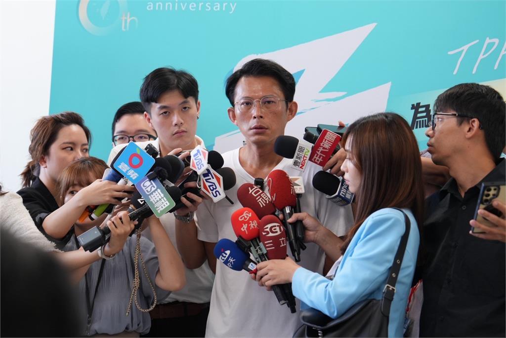 快新聞／民眾黨全代會將表決2年條款　黃國昌特意保留「柯文哲座位」