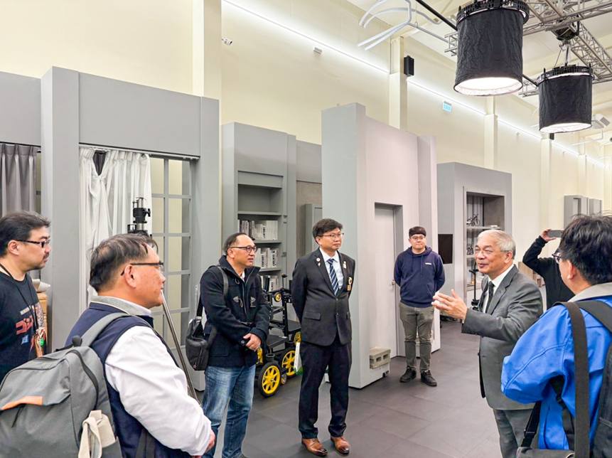 潮州高中校長參訪世新大學　交流創新教育模式與傳播科技