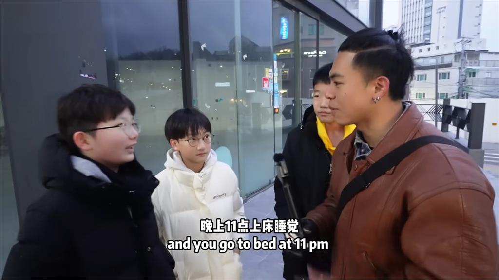南韓小孩被街訪英文水平　一張口「流利程度不輸大人」他驚：刷新了三觀