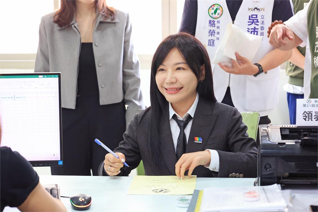 快新聞／「年底打漂亮選戰」！吳沛憶登記參選北市黨部主委　