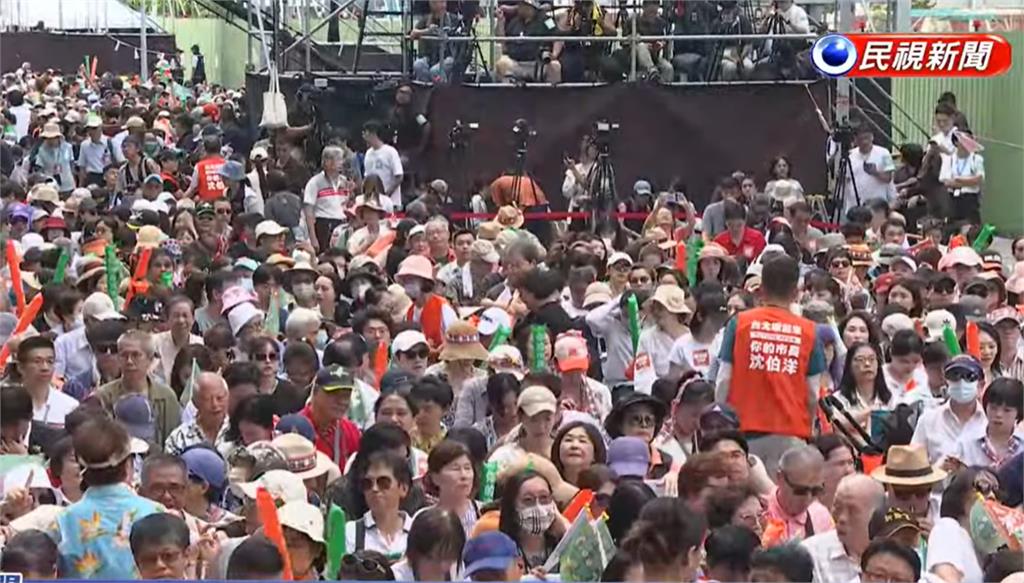 蕭美琴挺沈伯洋「0形象太反差」超軟Q猛彈跳！「判若兩人」逼瘋全場：好怪再看一眼