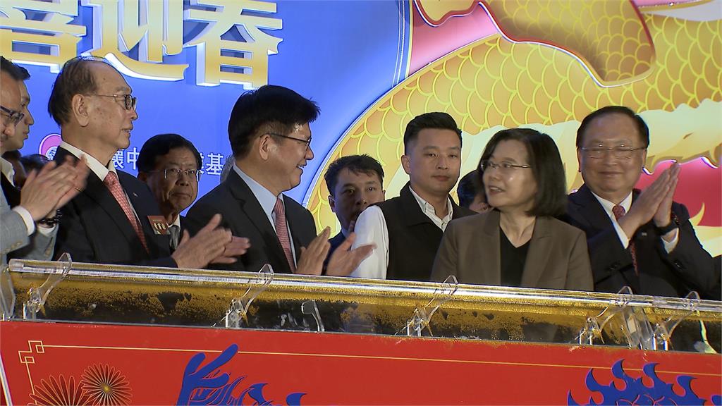 出席新春團拜活動 蔡總統讚中小企業是台灣穩定基石