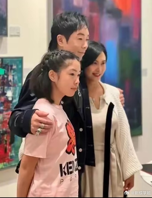 朱茵12歲女兒「超美真面目」曝!快和媽媽一樣高…網驚:紫霞仙子神基因