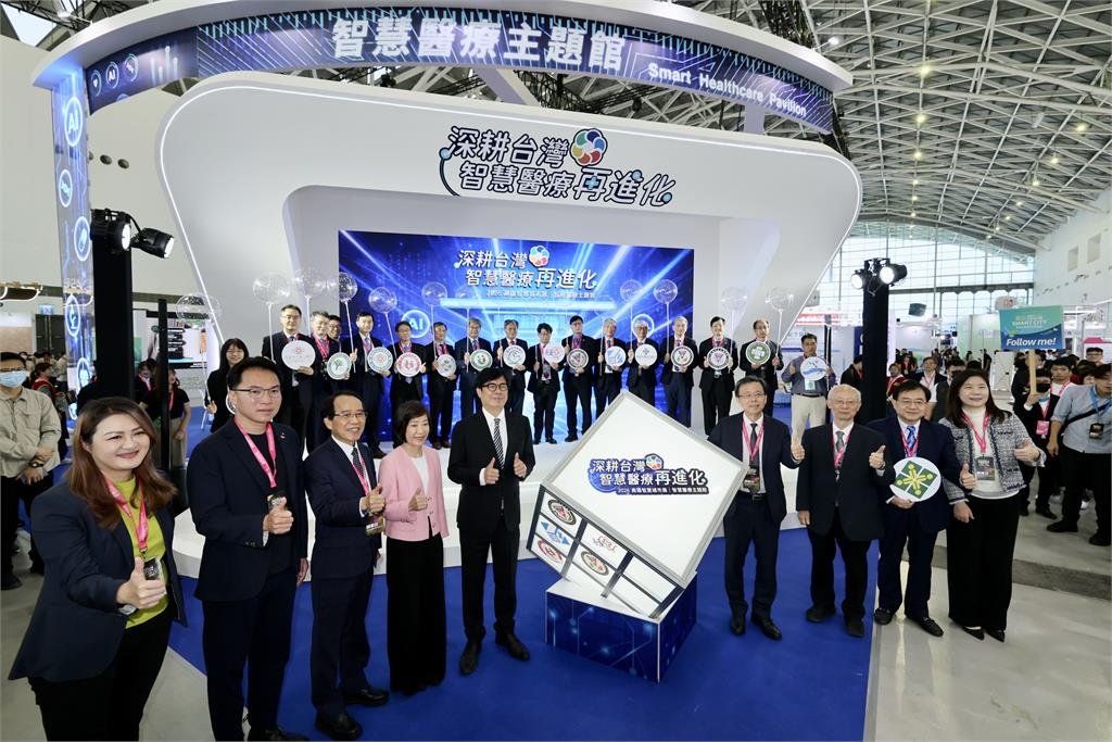 快新聞／結束鐵人行程返台！直奔高雄智慧城市展　陳其邁：打造以人為本的AI城市