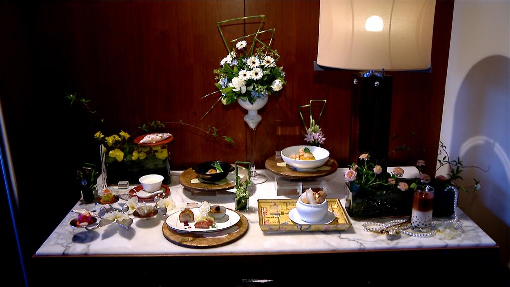 名媛梁珍珠與先生宴客菜端上桌　三色港點如珠寶盒