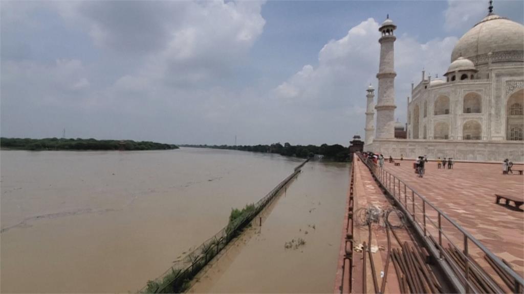 印度暴雨狂襲！　45年首次！水淹泰姬瑪哈陵城牆