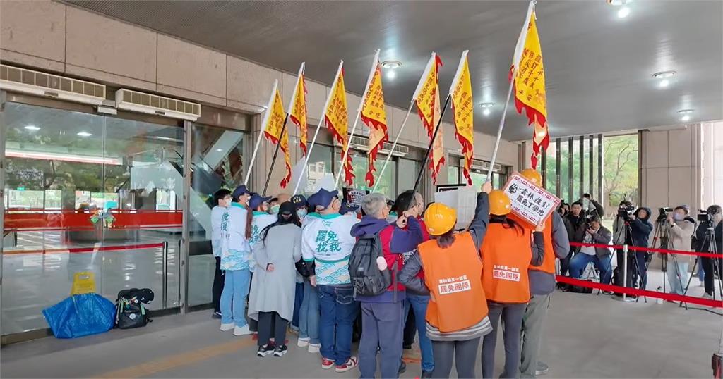 罷團推「罷免慧成宮」大玩諧音哏!「宮廟同款旗帽」曝光…四叉貓嗨喊:好有Fu