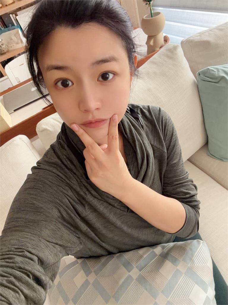 陳妍希爆離婚1年「獨自返台」!春節「冒出大素顏」真實狀態流出