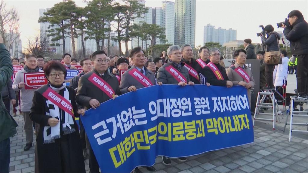 南韓醫師罷工潮擴大　政府下最後通牒承諾：月底前復工不究責