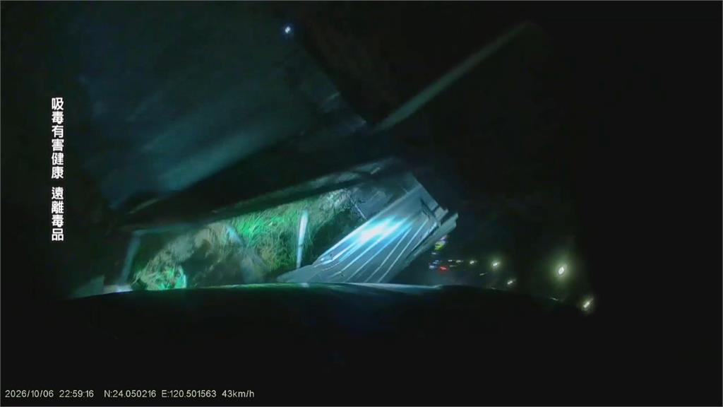 又是毒駕！轎車高速追撞前車　害撞圍籬「旋轉180度」、遭撞駕駛腦震盪