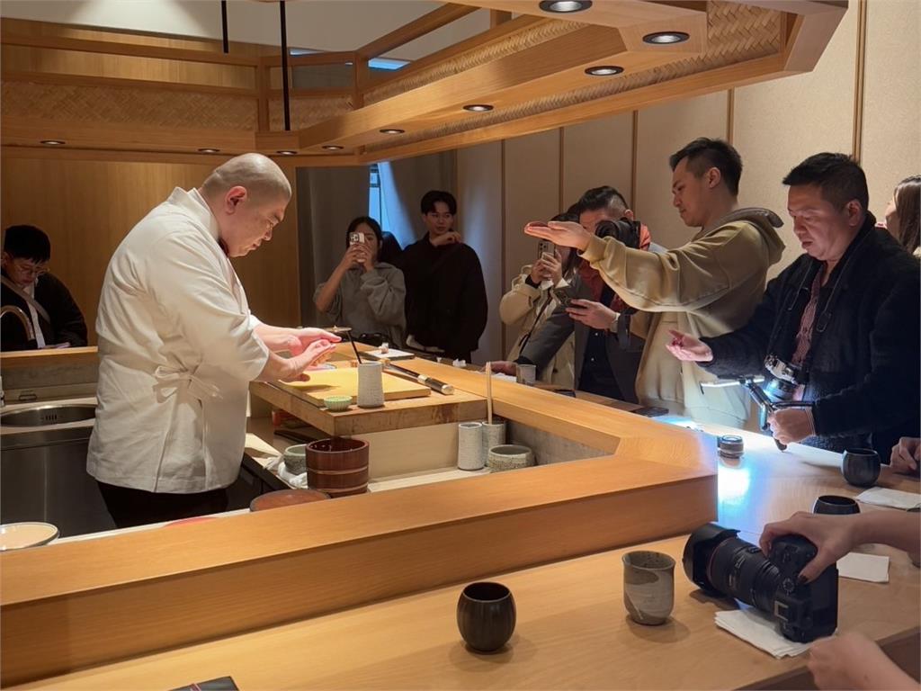 決策者(影)/餐飲股添新兵!8坪小店起家 創造10億餐飲王國?熱血料理人曝關鍵.