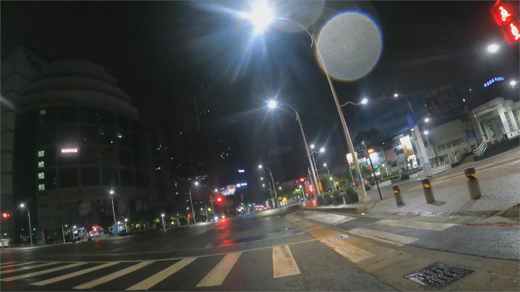 1小時賺200!外送員跑單假日宵夜場 突遇下雨「單量暴增」客給小費超大方