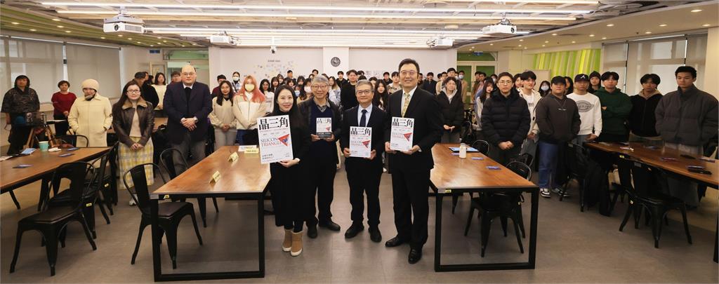 【淡江傳真】淡江 × TVBS座談會　大學生舉手問不停　楊光磊跨世代互動