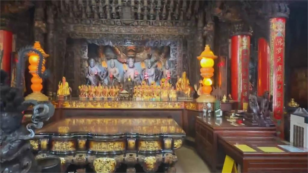 在神明面前打起來！玄靈宮乩身想進內殿被阻擋爆拉扯