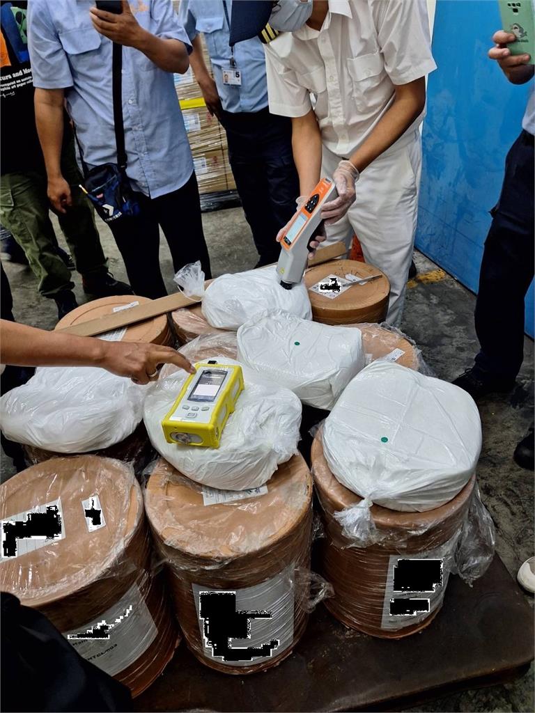 快新聞/攻堅畫面曝!檢警偵破全台最大宗咪酯毒品案 攔下135公斤27億喪屍菸彈