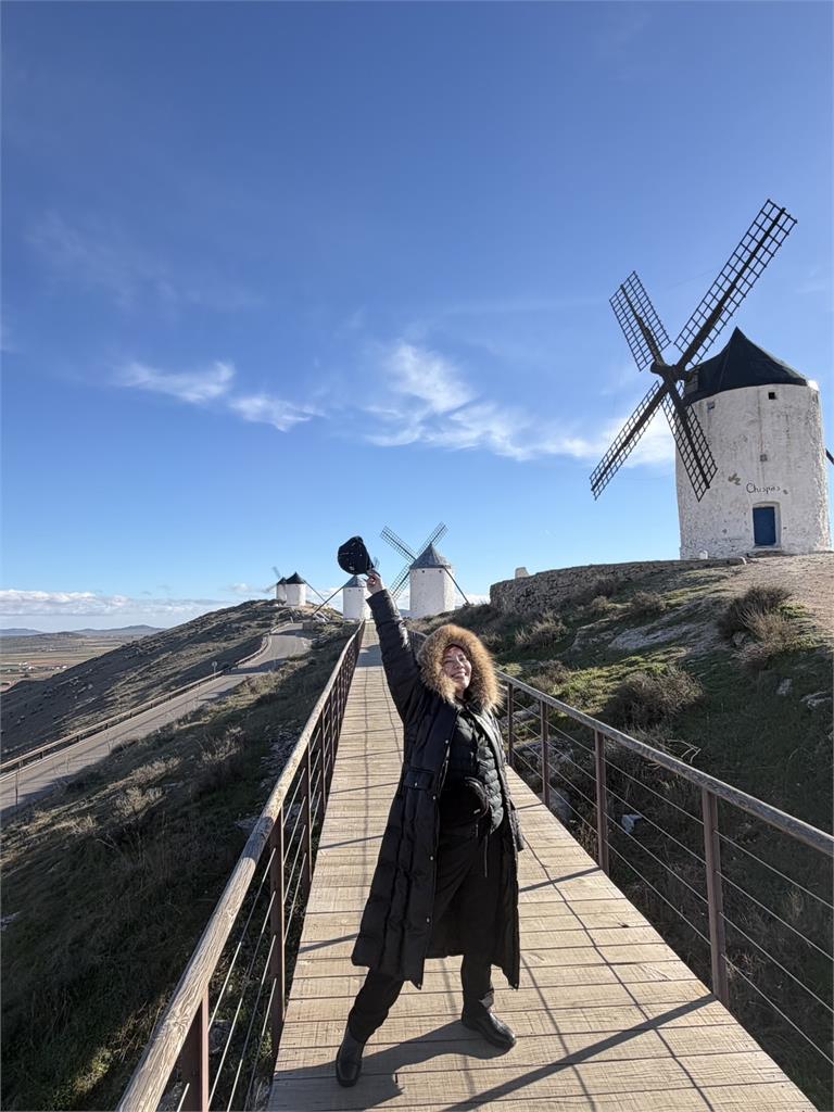 錦雯飛西班牙散心充電　揭老公「搭飛機上班」真實面：比想像更辛苦