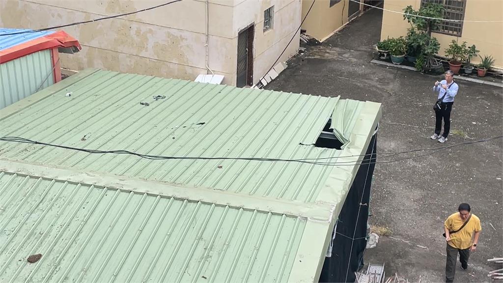 不敵風雨!旗津造船廠鷹架倒塌 壓毀台電線路一度逾3千戶停電