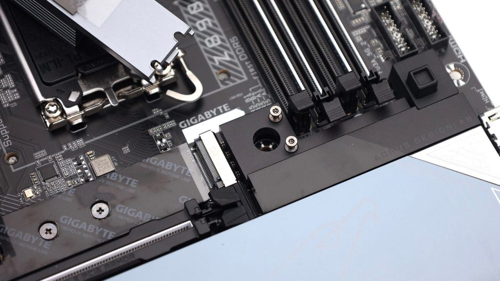 加入 Thunderbolt 了!GIGABYTE Z890 AORUS Master 補上 I/O 最後一塊拼圖