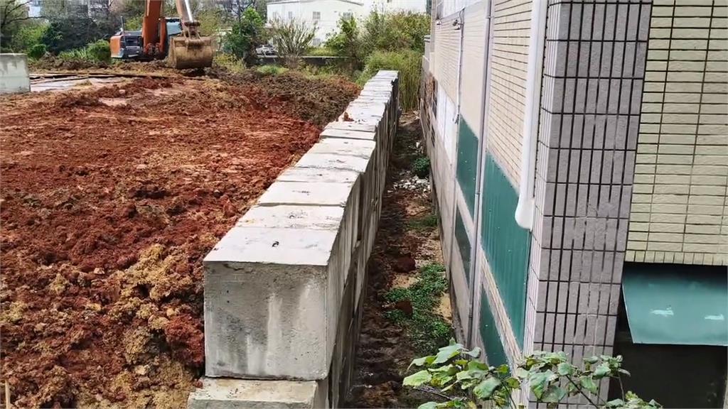 湖口都市計畫文教用地 亂倒廢棄土方一層樓高