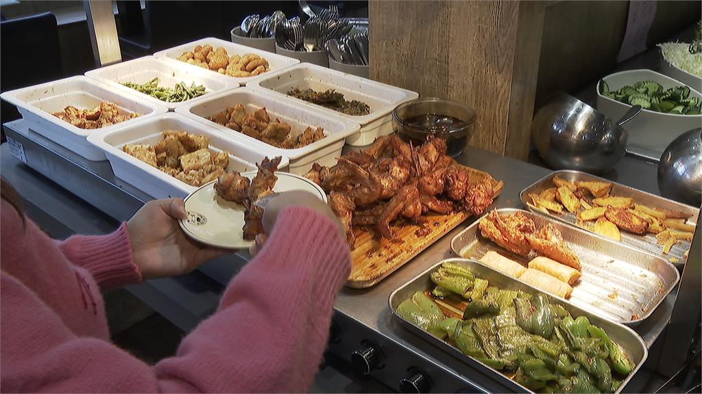 吃到飽100元有找！　平價牛排「自助吧」　高CP值夯翻